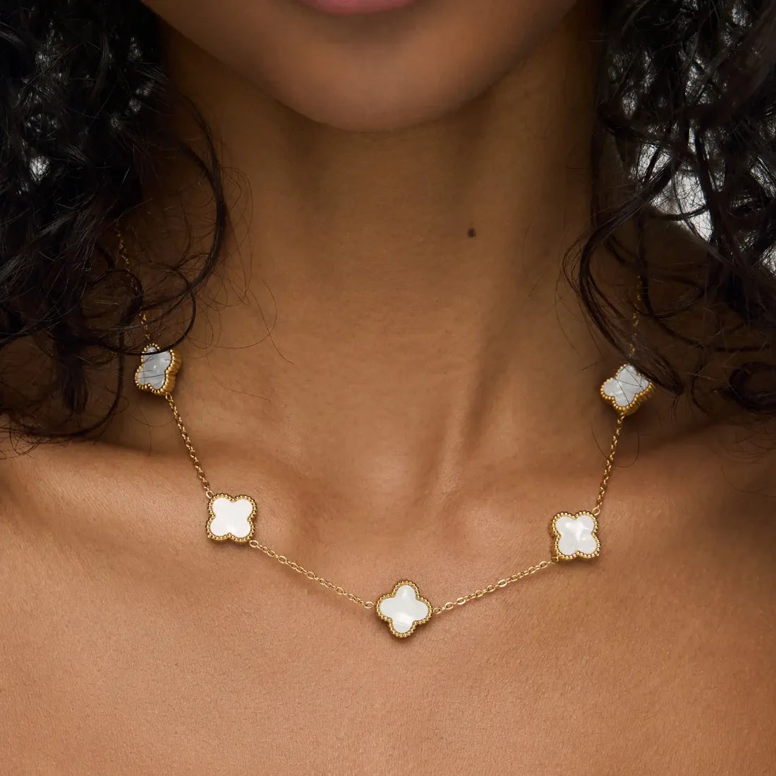 Conjunto de Colar e Pulseira Trevo Preto Banhado em Ouro 18k