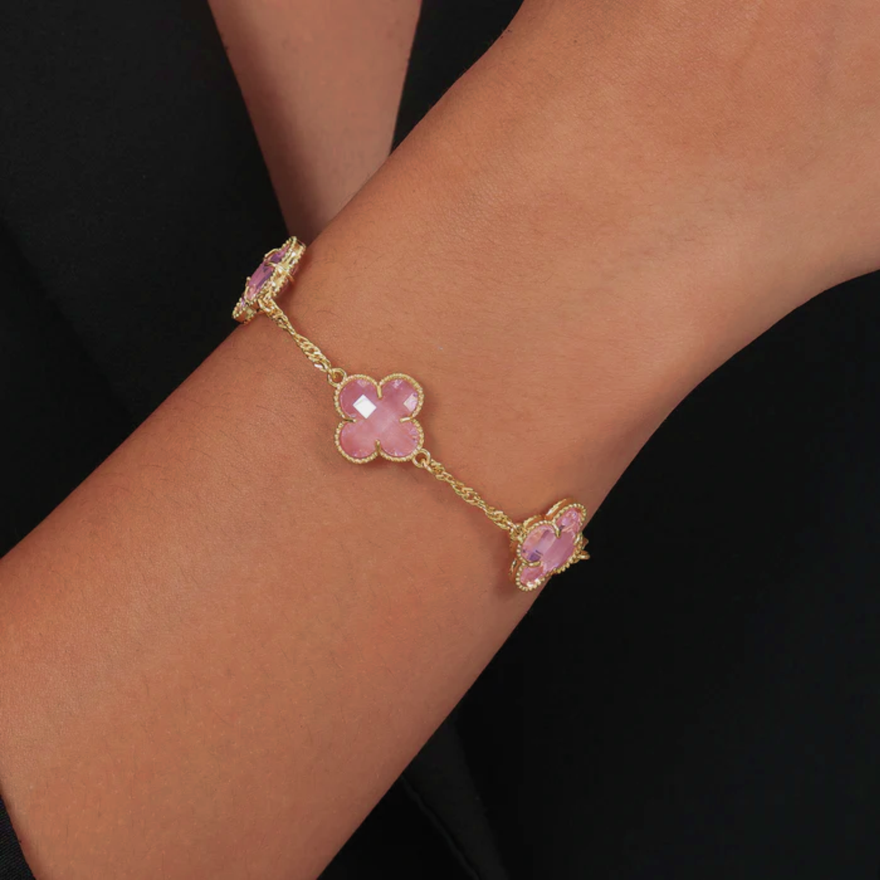 Pulseira de Ouro Feminino Trevo Rosa - Banhado em Ouro 24k