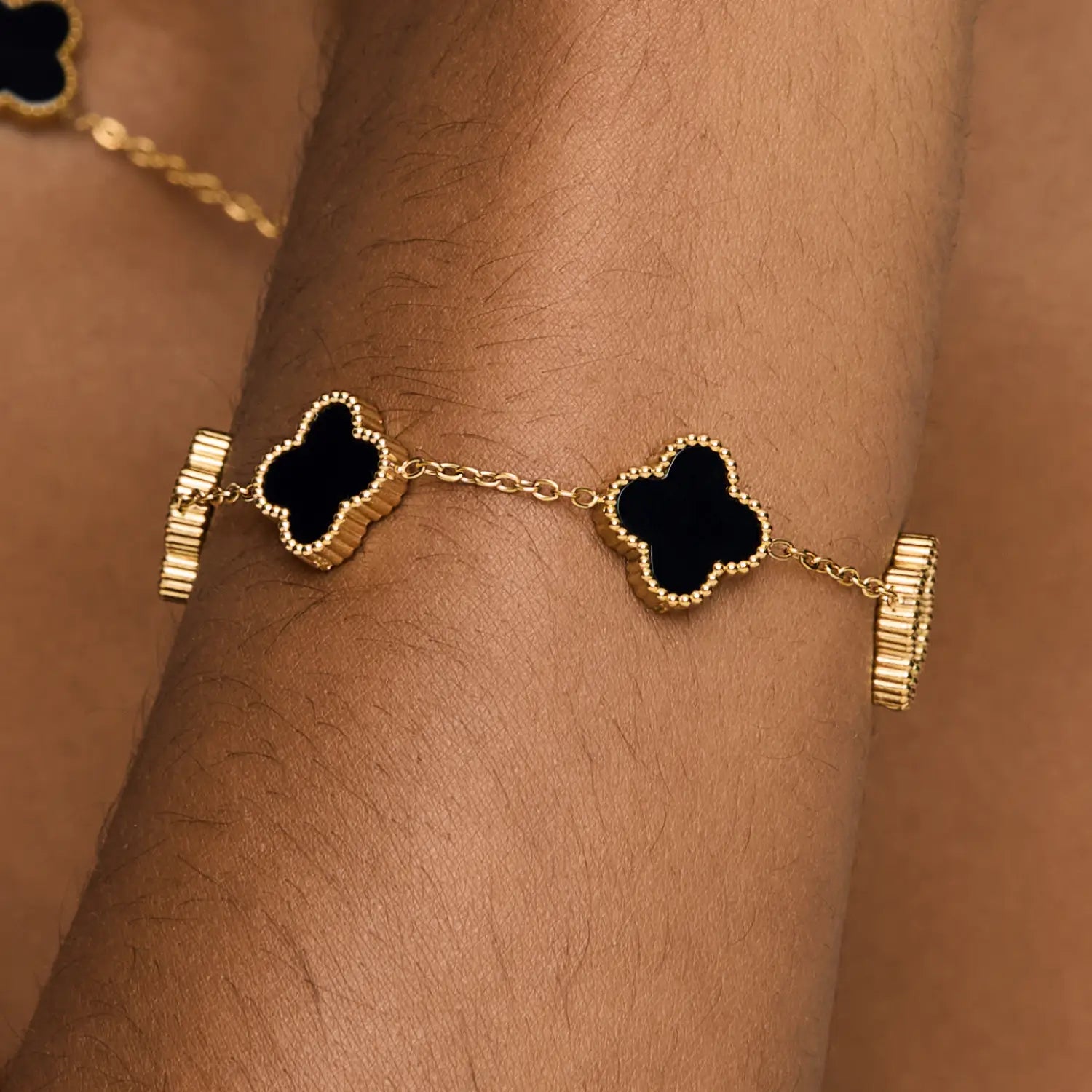 Pulseira de Ouro Feminino Trevo Preto - Banhado em Ouro 18k