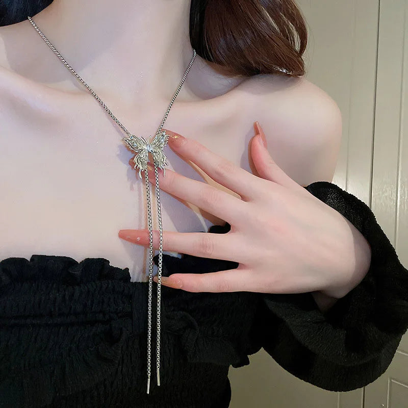 Elegância Graciosa em um Colar Ajustável