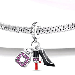 Pingente Pendurado de Stiletto, Vestido e Batom