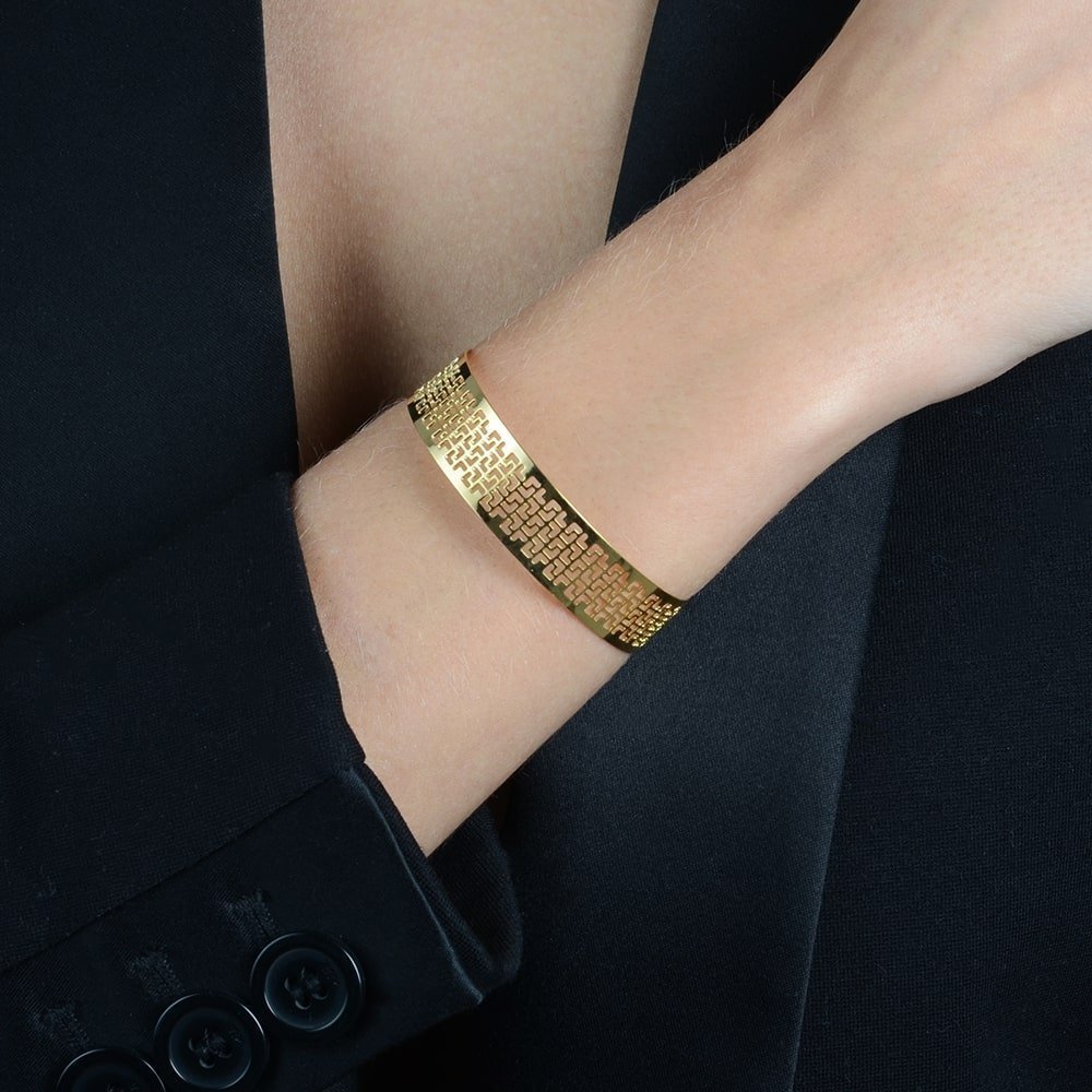 Bracelete de Renda Vazado Banhado a  Ouro 24K